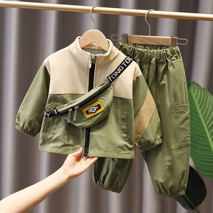 Zweiteiliges Anzug für schicke Kinderbekleidung.