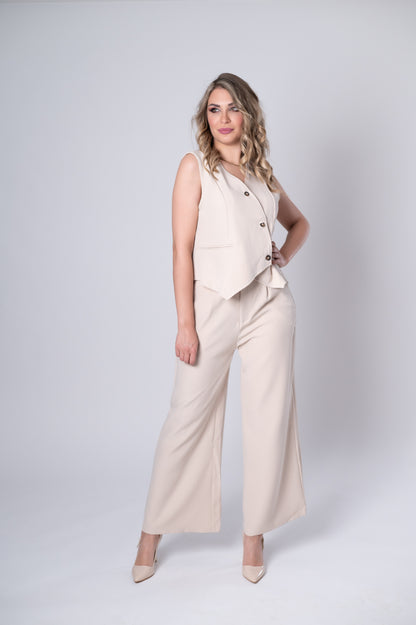 Lässiges Damen-Outfit mit Weste