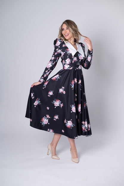 Tailliertes Blumen-Maxikleid