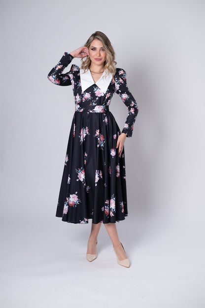 Tailliertes Blumen-Maxikleid