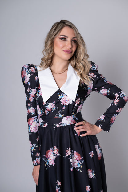 Tailliertes Blumen-Maxikleid