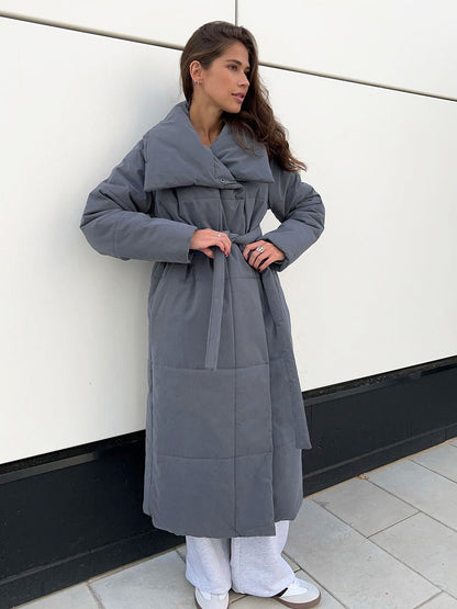 **Modischer Langmantel mit Revers : Winter Baumwolljacke für Damen mit Taschen und Schnürdesign**