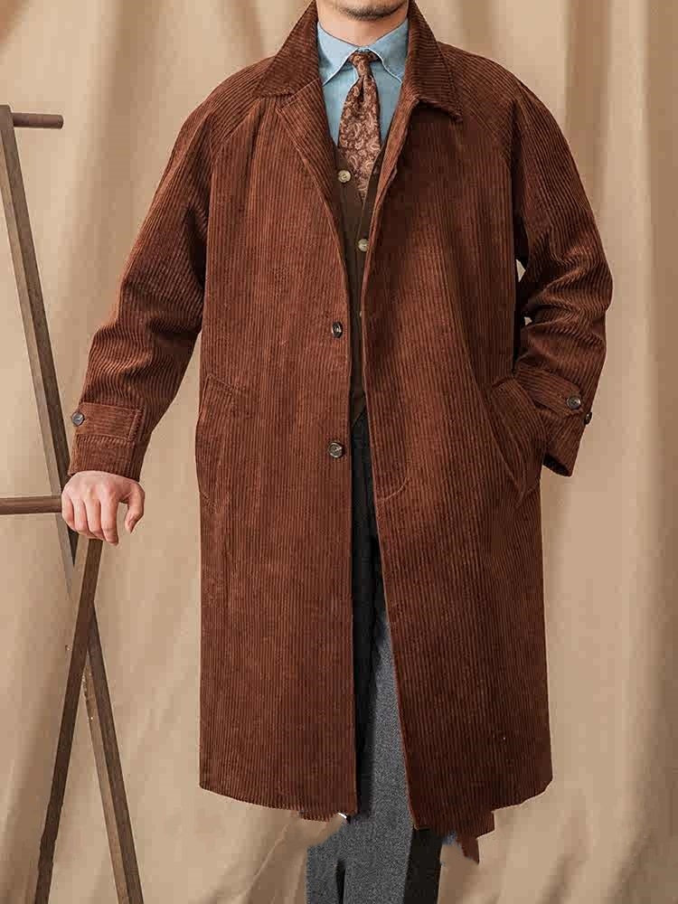 **Cordjacke: Lange, lockere Retro-Raglanärmeln**